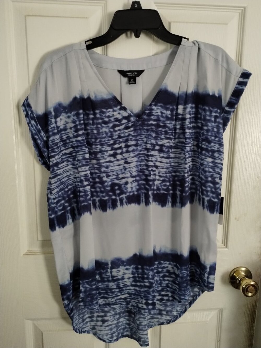 Simply Vera Vera Wang short sleeve blue tie- dye blouse,size- medium,NWT